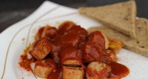 Currywurst mit Pflaumen Currysauce Mango Curry Currywurst