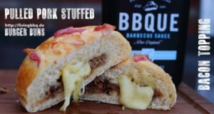Pulled Pork gefülltes Hamburgerbrötchen mit Bacon Topping Pulled Pork gefüllte Brötchen mit Bacon Topping