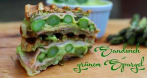 Grüner Spargel Sandwich mit Käse Grüner Spargel vom Grill