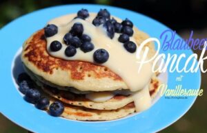 American Pancakes mit Blaubeeren und Vanillesauce Blaubeer Pancakes von der Plancha