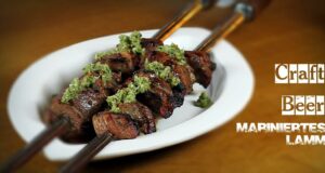 Craft Beer mariniertes Lamm vom Moesta BBQ Churrasco Spieß Craft Beer mariniertes Lamm