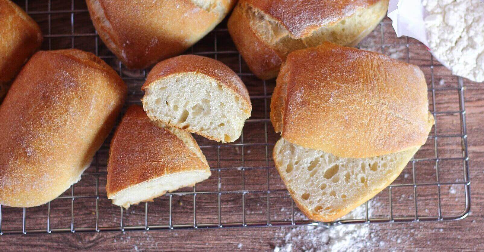 Sonntagsbrötchen mit Joghurt selber backen | Living BBQ