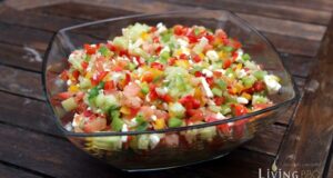 Griechischer Salat (Hirtensalat) als Grillbeilage
