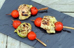 Chinakohl Hackfleisch Tomaten Spieße aus dem Pellet Smoker Chinakohl Hackfleisch Tomaten Spieße