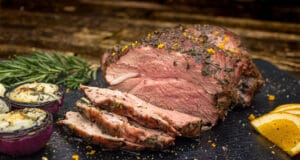 Lammkeule in mediterranen Kräutern Lammkeule Rezept grillen