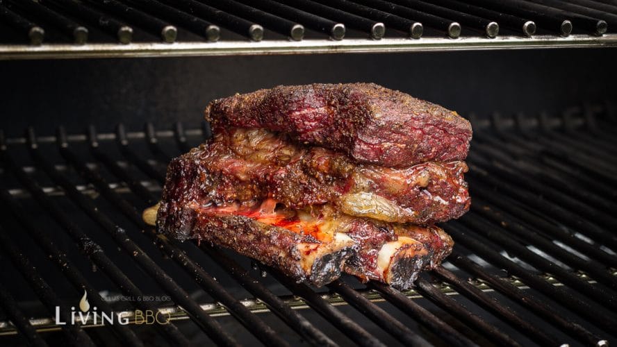 Rinder Rippe Beef Ribs - Querrippe vom Rind aus dem Pellet Smoker - LivingBBQ.de