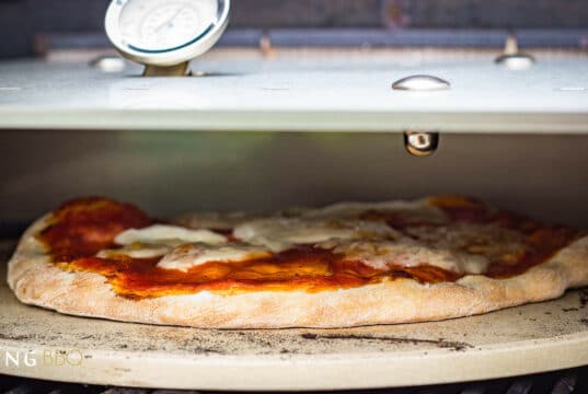 Moesta-BBQ PizzaCover – Pizza im Gasgrill, so wird sie zubereitet Moesta-BBQ PizzaCover