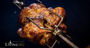Knusprige Ente von der Rotisserie (Drehspieß) knusprige Ente von der Rotisserie auf dem Grillac