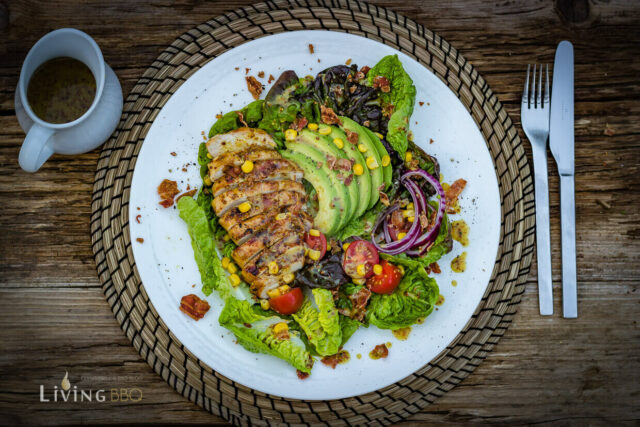 Hähnchenbrustfilet auf Avocado Salat
