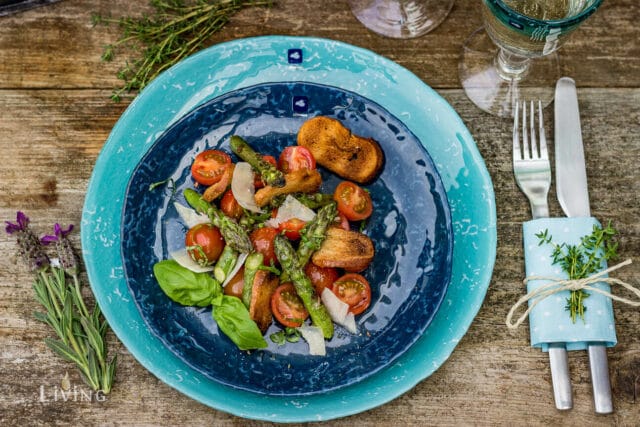 Spargelsalat angerichtet