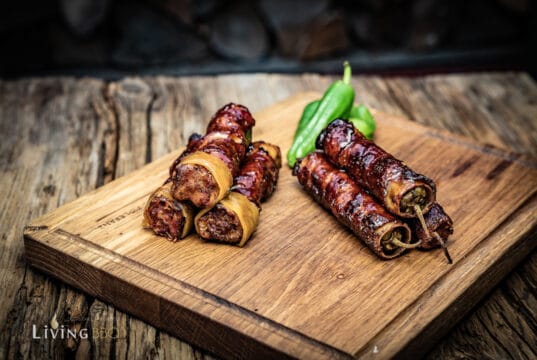 Shotgun Shells und Dynamit Stangen aus Hackfleisch Shotgun Shells Hackfleisch
