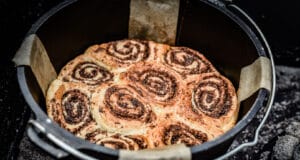 Zimtschnecken mit Kokos aus dem Dutch Oven Zimtschnecken aus dem Dutch Oven