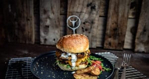 Kräuterseitling Burger mit selbstgemachten Burger Buns Kräuterseitling Burger