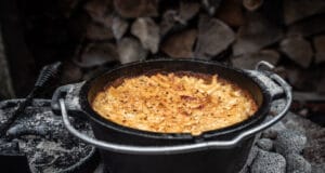 Makkaroni Auflauf mit Schinken und Käse Makkaroni Auflauf mit Schinken im Dutch Oven