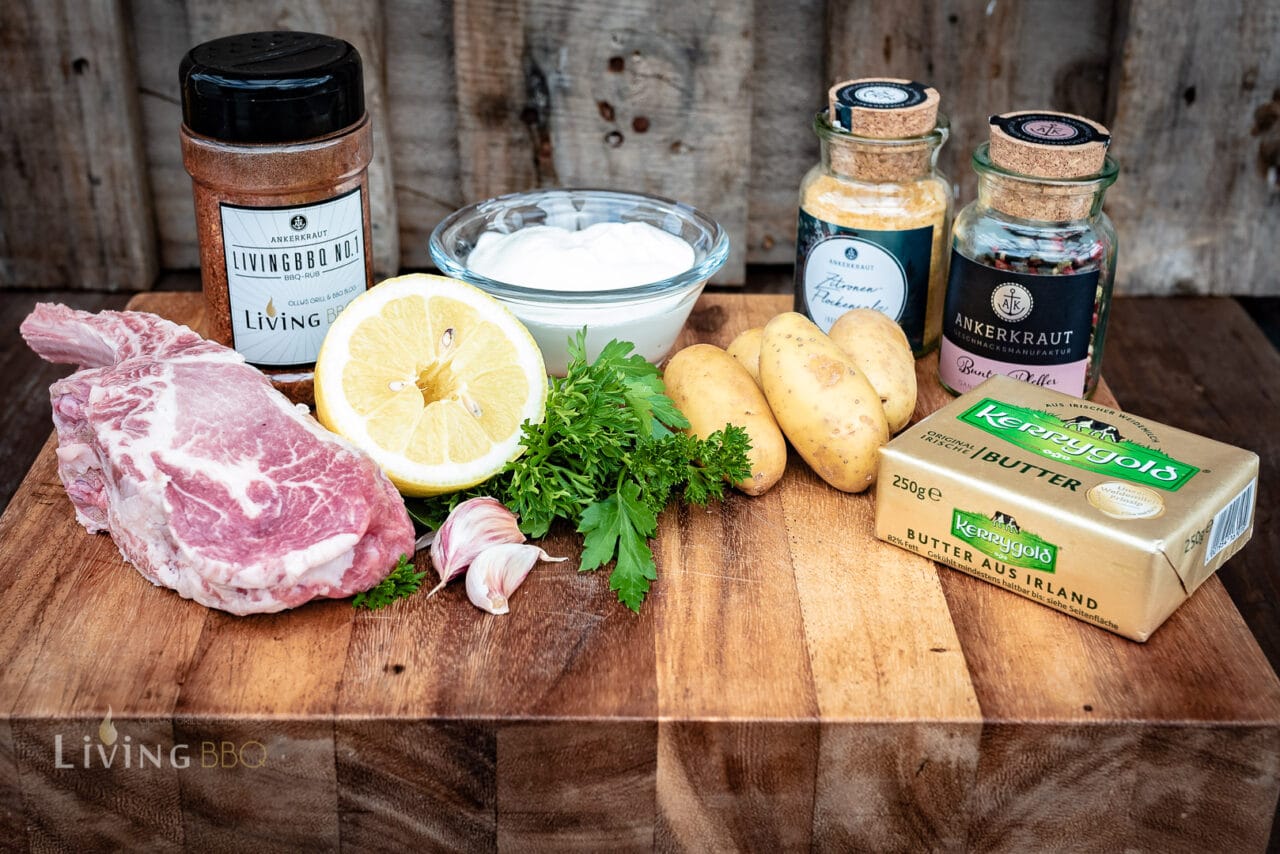 Gestampfte Kartoffeln mit Dip (Smashed Potatoes) und Schweinekotelett ...