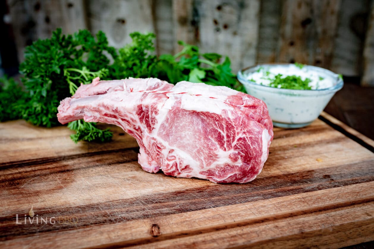 Gestampfte Kartoffeln mit Dip (Smashed Potatoes) und Schweinekotelett ...