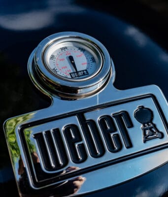 Edles Deckelthermometer mit Weber Logo