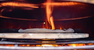 Anleitung Pizza grillen: Wie mache ich Pizza vom Grill?! Pizza im Grill