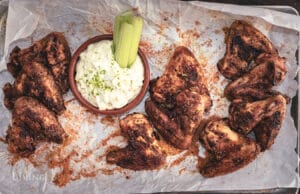Buffalo Wings mit Blue Cheese Dip Sauce Buffalo WIngs Blue Cheese Dip