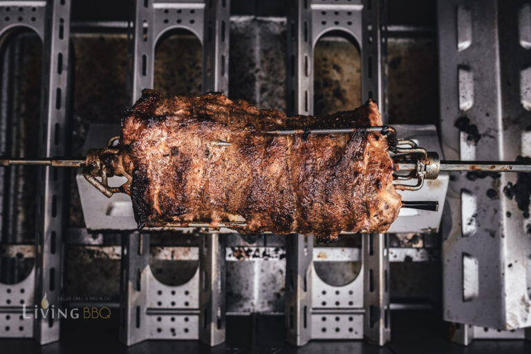 Rollbraten vom Grill – Saftiges Rezept mit Dattelcreme-Füllung