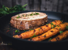 Rollbraten vom Grill – Saftiges Rezept mit Dattelcreme-Füllung Rollbraten vom Grill | Drehspieß