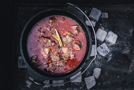 Birria – Lammhüfte aus dem Dutch Oven Birria Lamm aus dem Dutch Oven