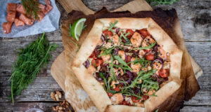 Galette mit Lachs, Tomaten und Frischkäse Galette mit Frischkäse