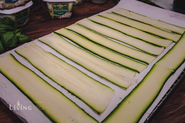 Zucchini Streifen auslegen