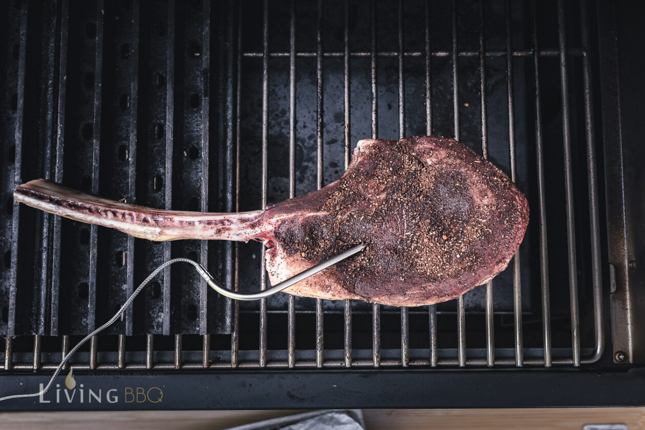 Cowboy Steak mit Kaffee Rub und gegrilltem Salat - LivingBBQ.de