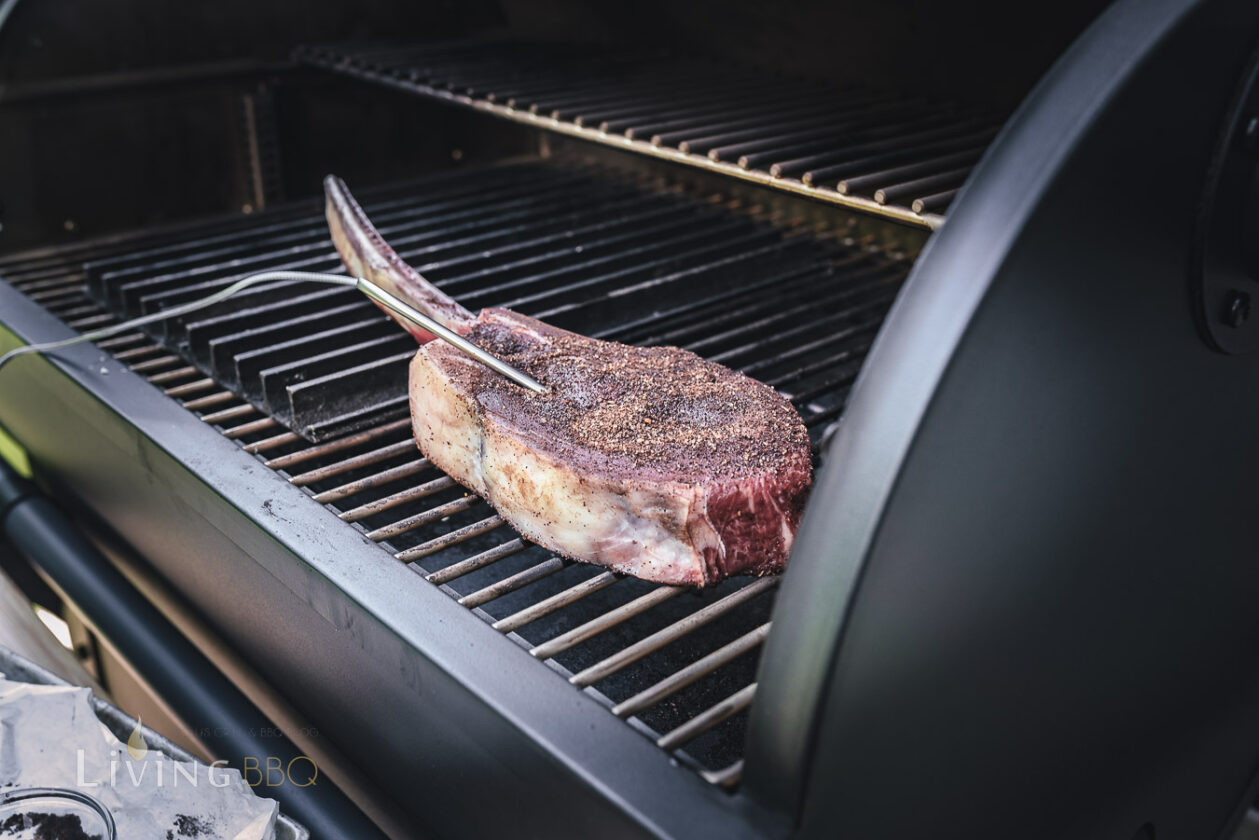 Cowboy Steak mit Kaffee Rub und gegrilltem Salat - LivingBBQ.de