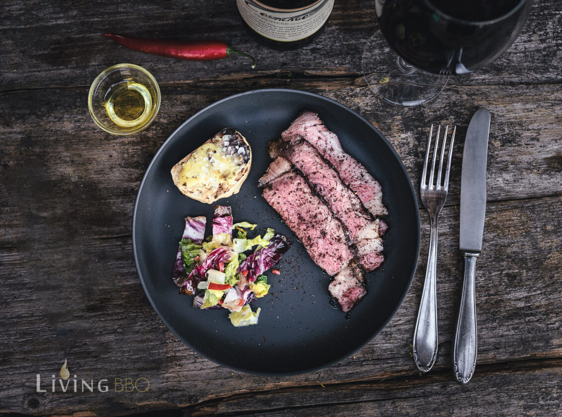 Cowboy Steak mit Kaffee Rub und gegrilltem Salat - LivingBBQ.de