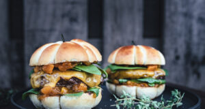 Kürbis Burger mit Chutney und Cheddar Kürbis Chutney Burger