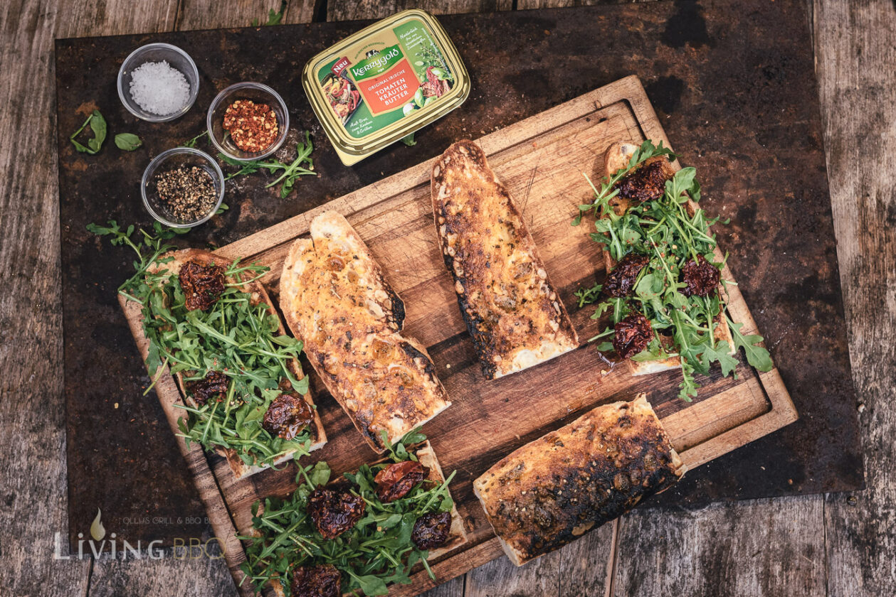 Steak Sandwich mit Tomaten-Kräuterbutter - LivingBBQ.de