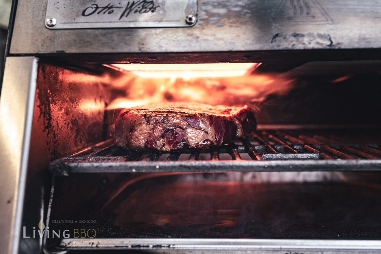 Steak Sandwich mit Tomaten-Kräuterbutter - LivingBBQ.de