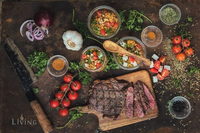 Bulgursalat mit Ribeye Steak zum Grillen