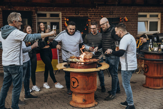 Feuer für die Fan-Stimmung: Das Bandit Fanpaket für dein Fussballfest im Garten! Moesta-EM Fanpaket
