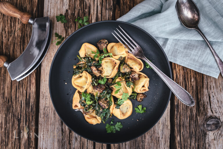 Tortellini mit Salsiccia Hackbällchen